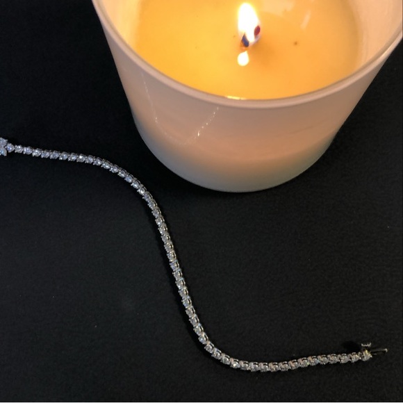 Meet your Posher, Elizabeth - Picture 5 of 5